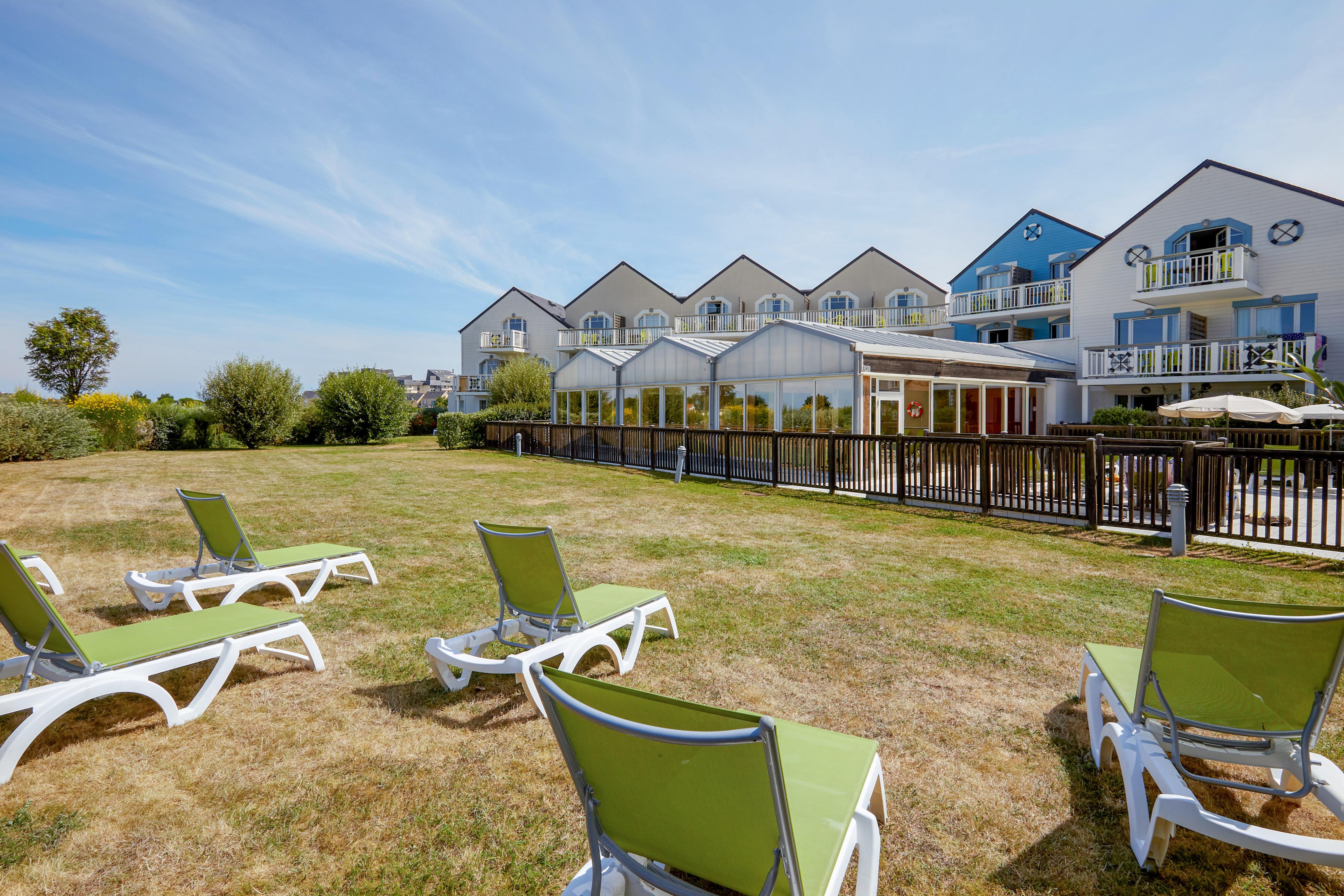 Pierre & Vacances Residence Le Chant Des Oiseaux Courseulles-sur-Mer Exterior photo