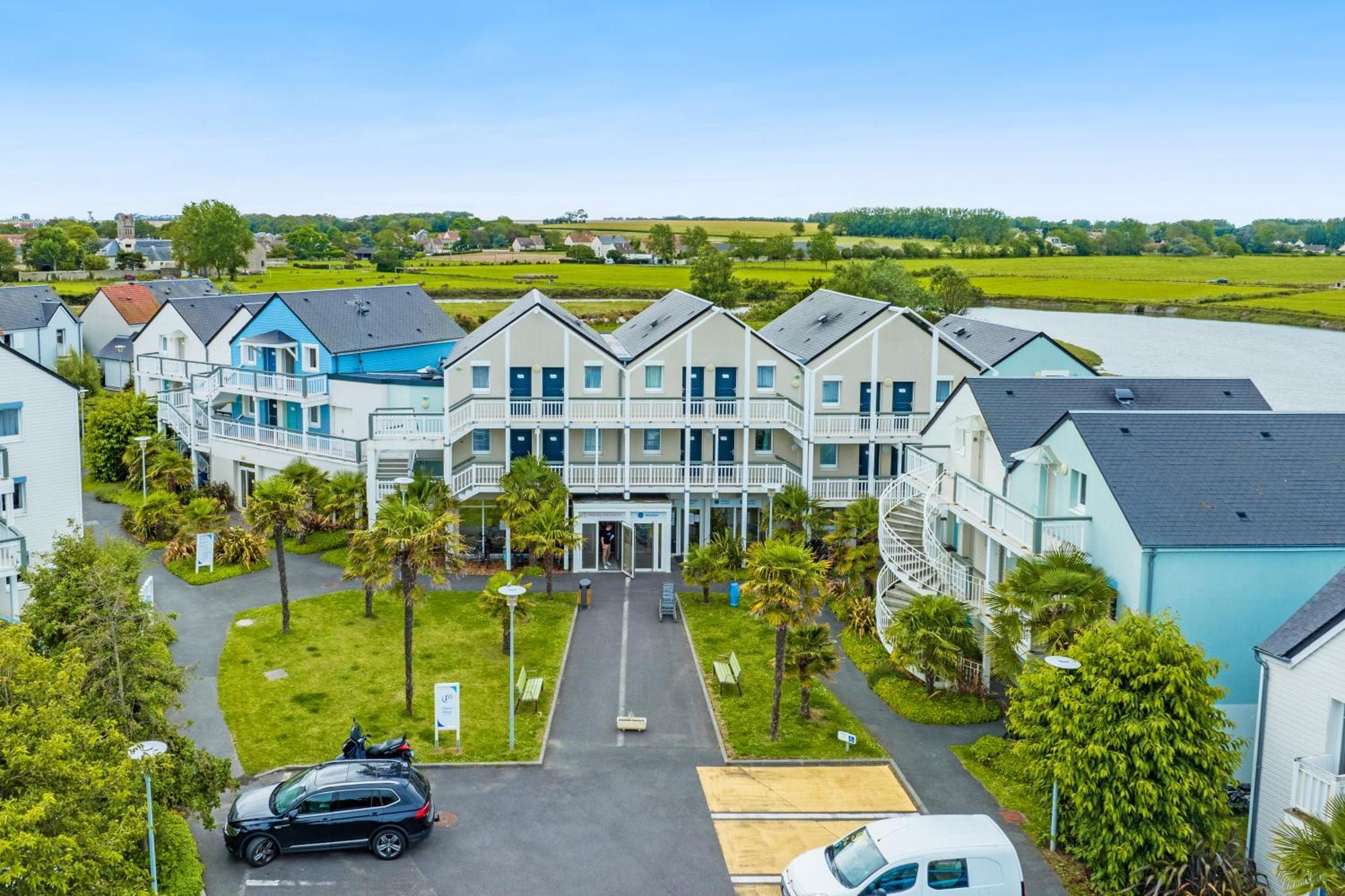 Pierre & Vacances Residence Le Chant Des Oiseaux Courseulles-sur-Mer Exterior photo