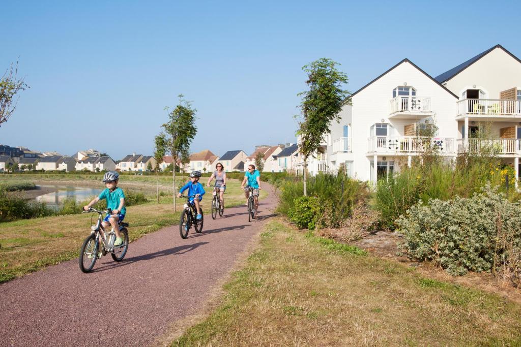 Pierre & Vacances Residence Le Chant Des Oiseaux Courseulles-sur-Mer Exterior photo