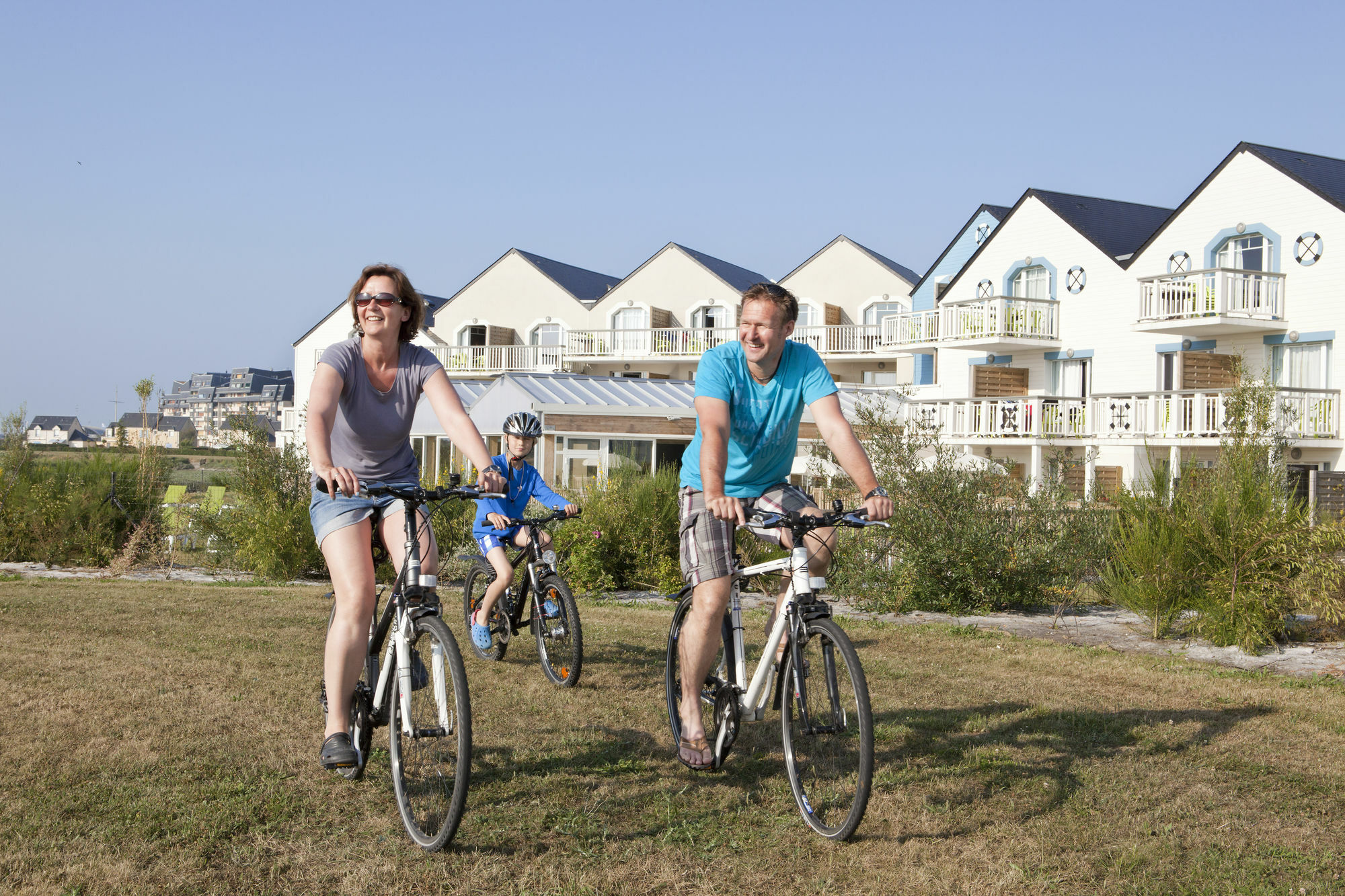 Pierre & Vacances Residence Le Chant Des Oiseaux Courseulles-sur-Mer Exterior photo